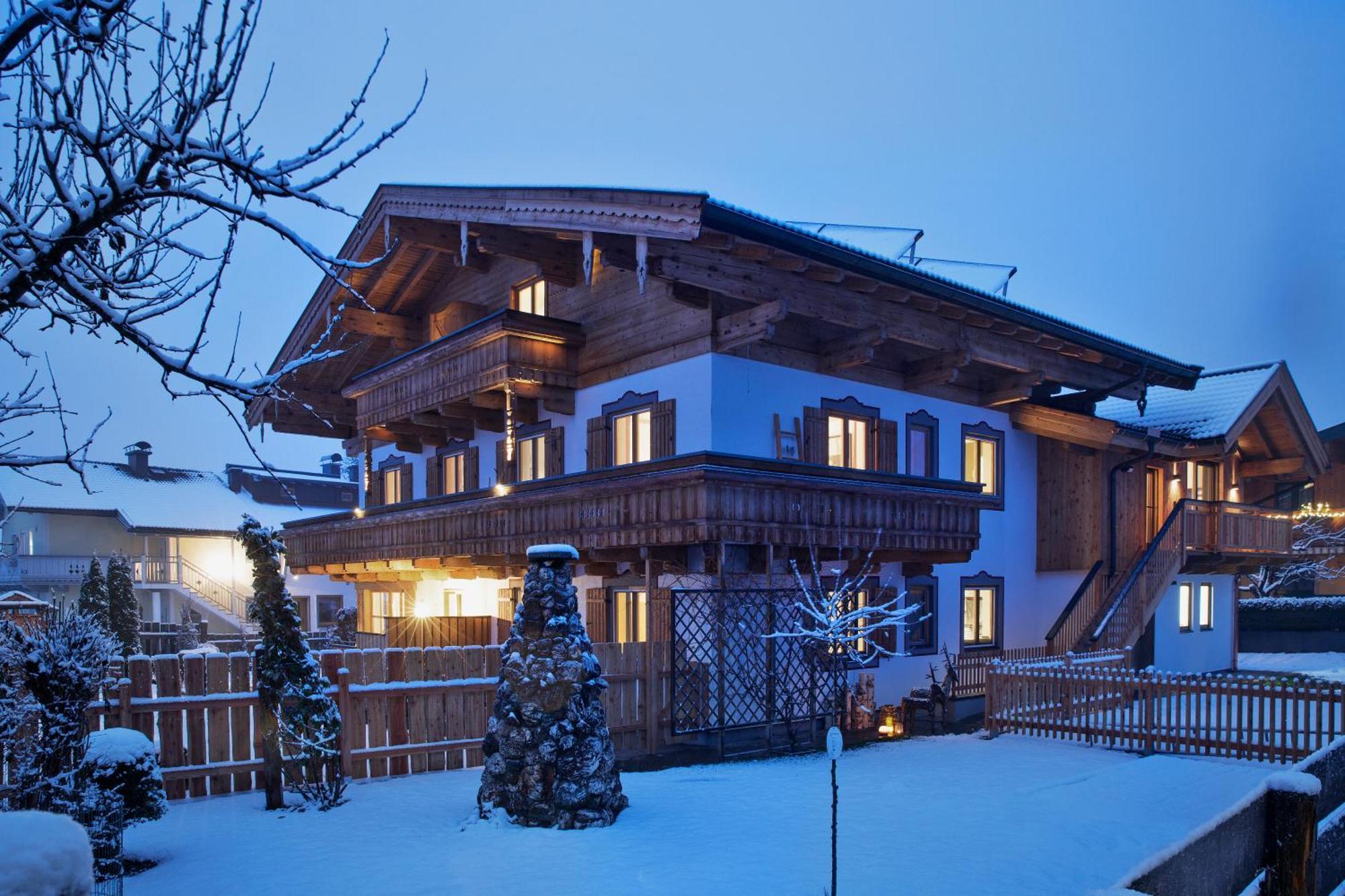 Bewegte Berge Apartments Saalfelden Esterno foto